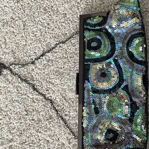Beautiful beaded sequin evening purse. Excellent condition.